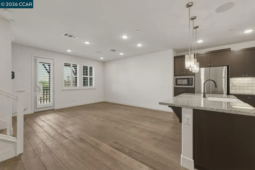 2737 5th Street Alameda CA 94501