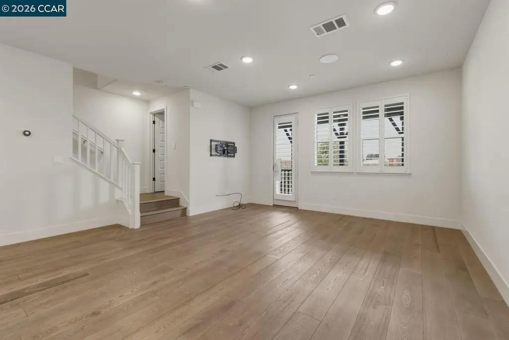 2737 5th Street Alameda CA 94501