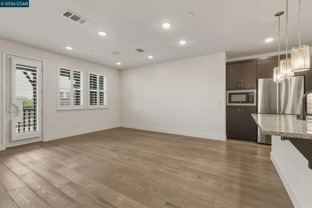 2737 5th Street Alameda CA 94501