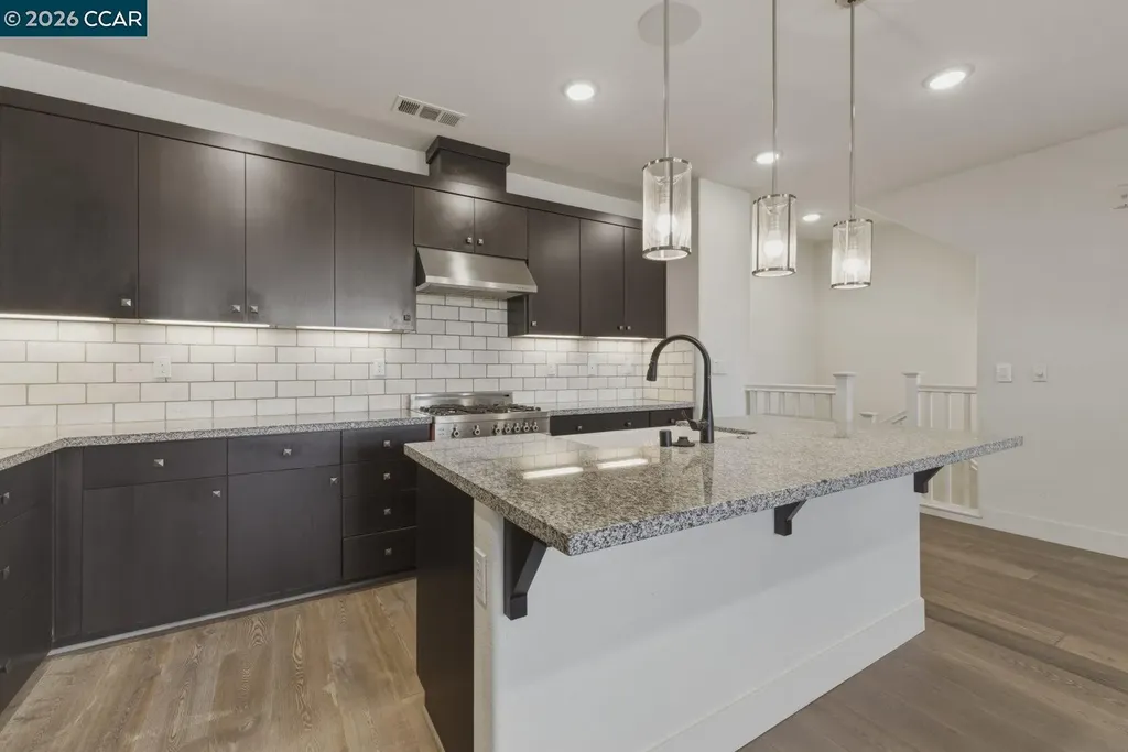 2737 5th Street Alameda CA 94501