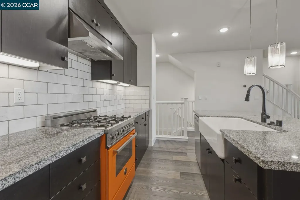 2737 5th Street Alameda CA 94501