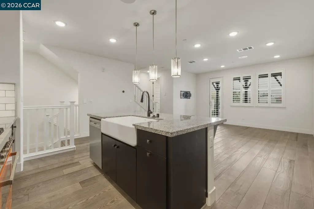 2737 5th Street Alameda CA 94501