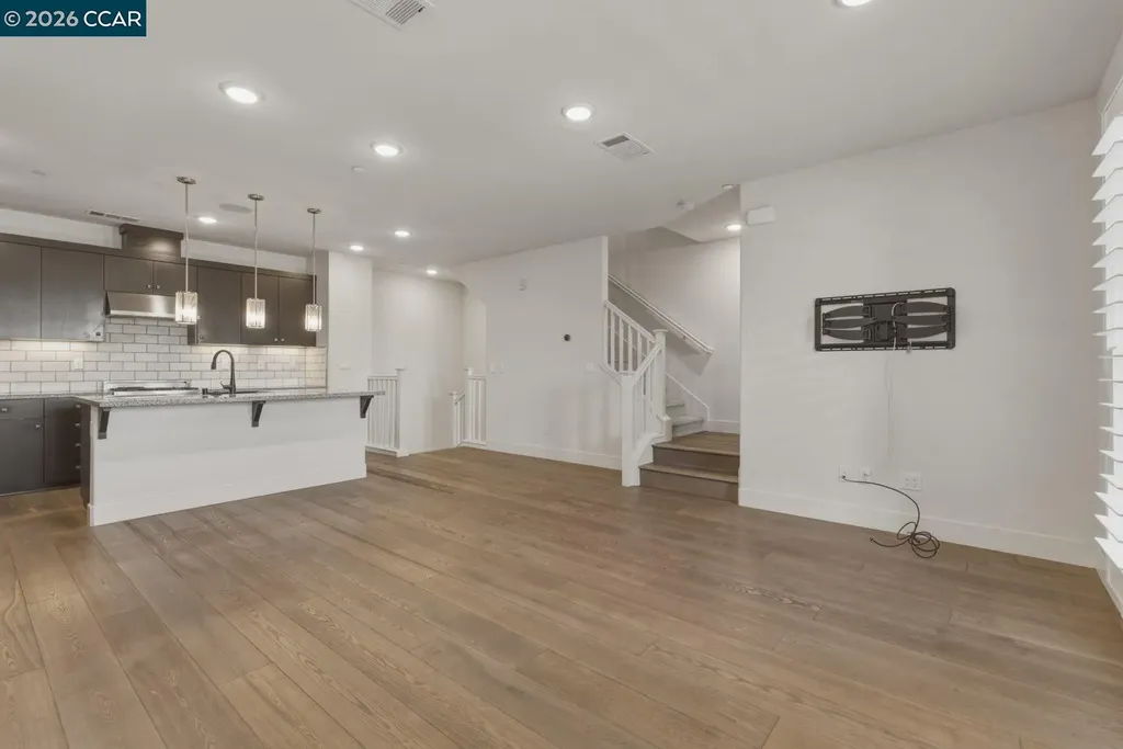 2737 5th Street Alameda CA 94501