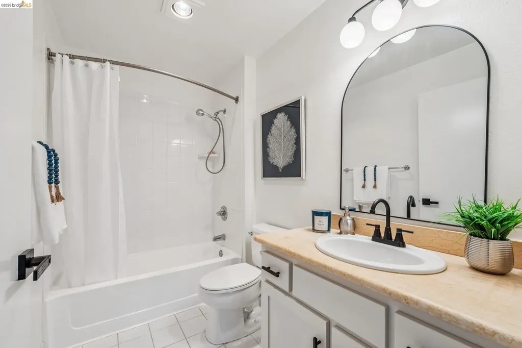 195 Bayside Court Richmond CA 94804