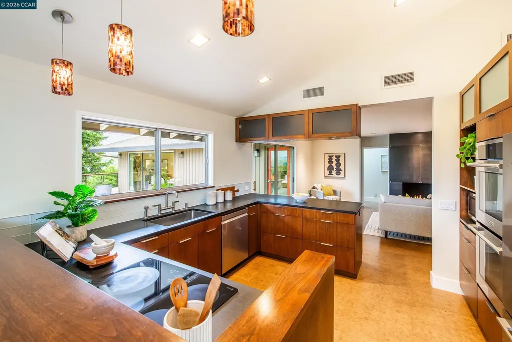 6 Donald Drive Orinda CA 94563