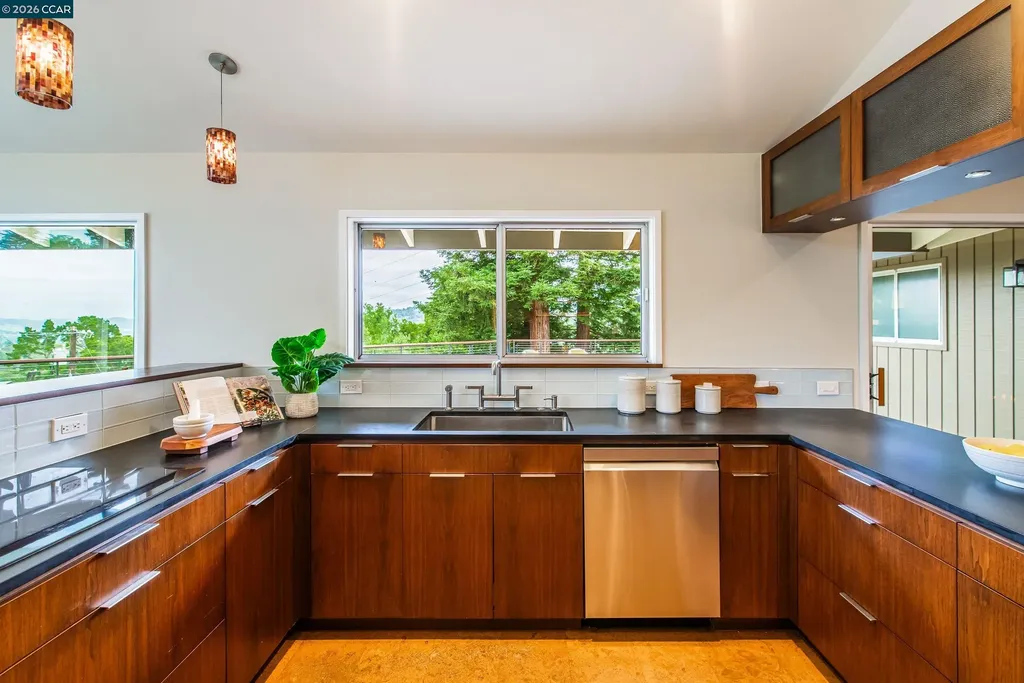6 Donald Drive Orinda CA 94563