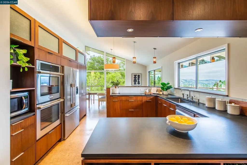 6 Donald Drive Orinda CA 94563