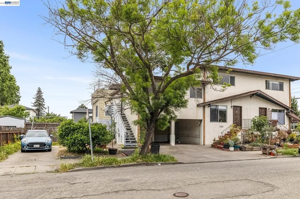5963 Maccall Street Oakland CA 94609