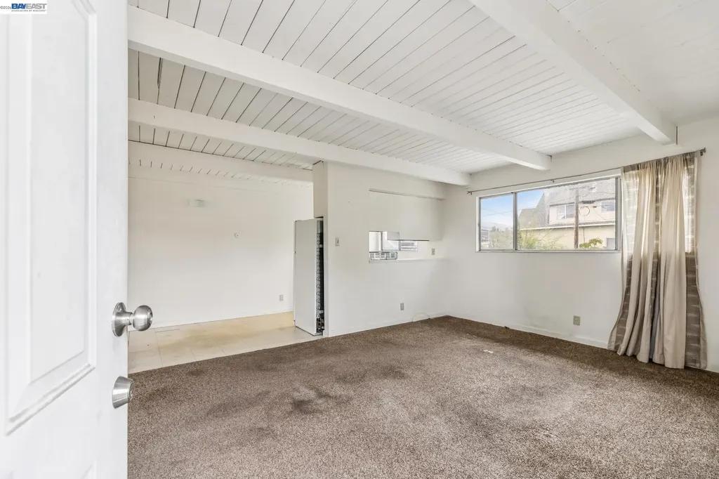 5963 Maccall Street Oakland CA 94609