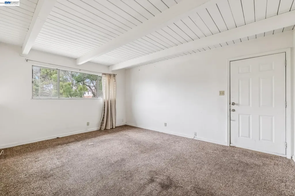 5963 Maccall Street Oakland CA 94609
