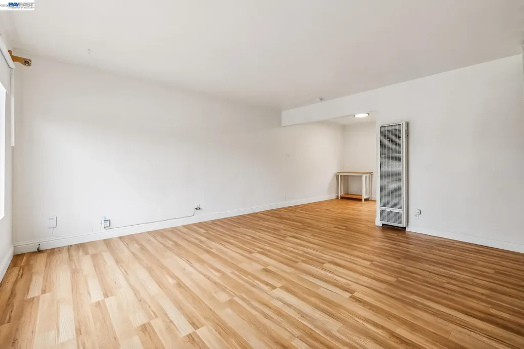 5963 Maccall Street Oakland CA 94609