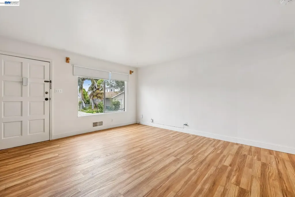 5963 Maccall Street Oakland CA 94609