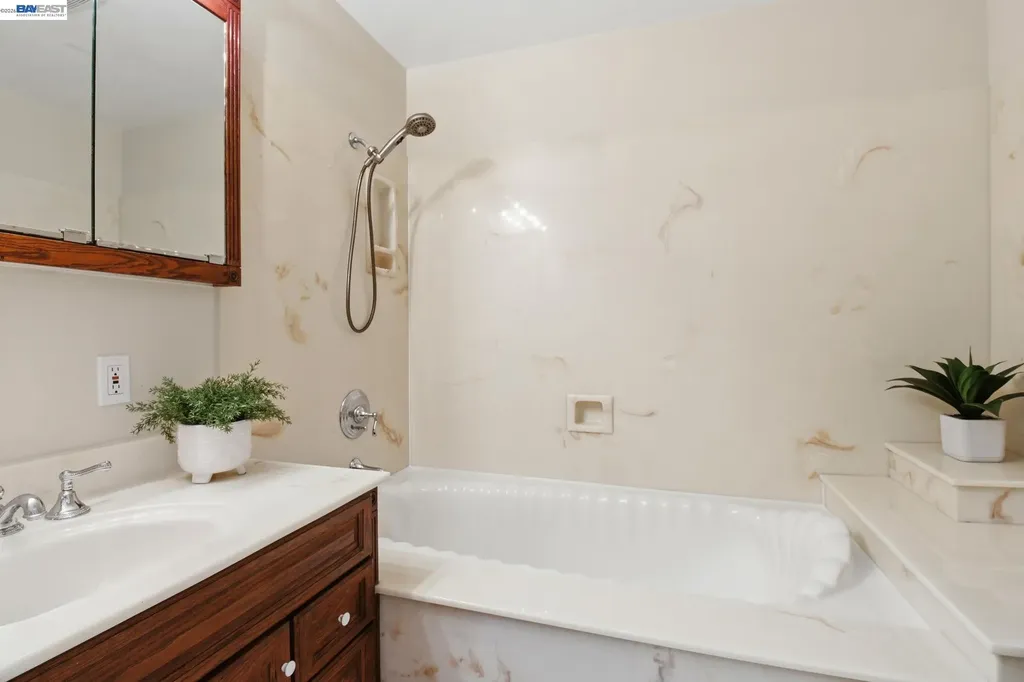 8023 Holanda Lane Dublin CA 94568