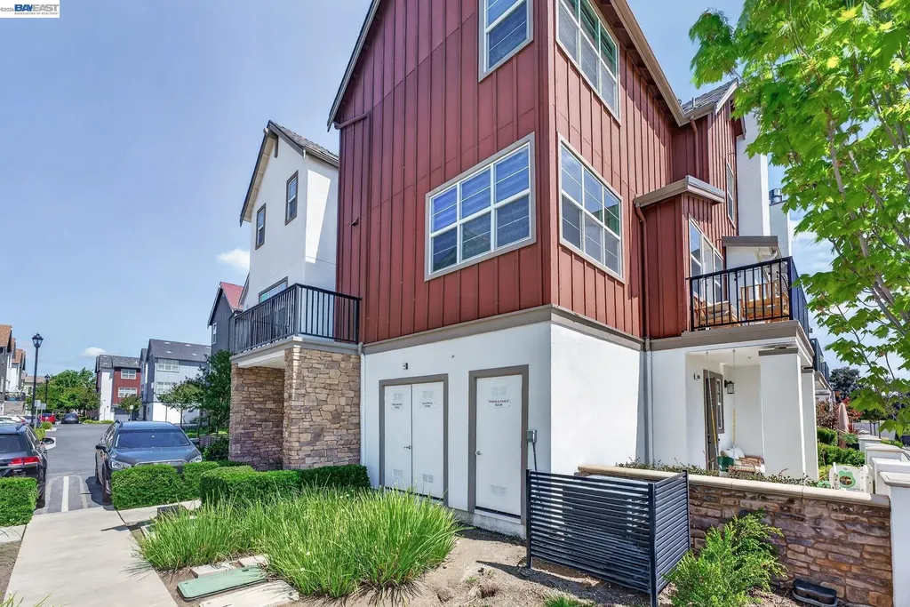 3986 Pino Grande Road Dublin CA 94568