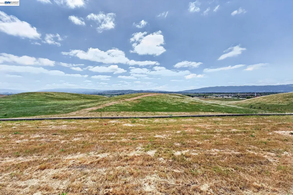 3986 Pino Grande Road Dublin CA 94568