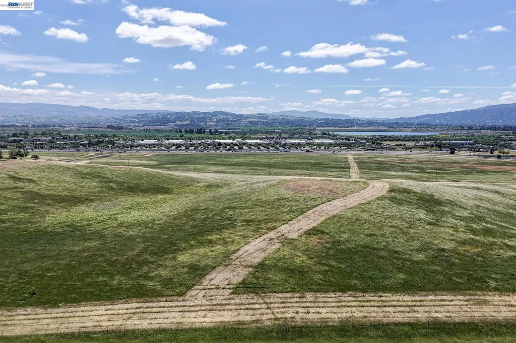 3986 Pino Grande Road Dublin CA 94568