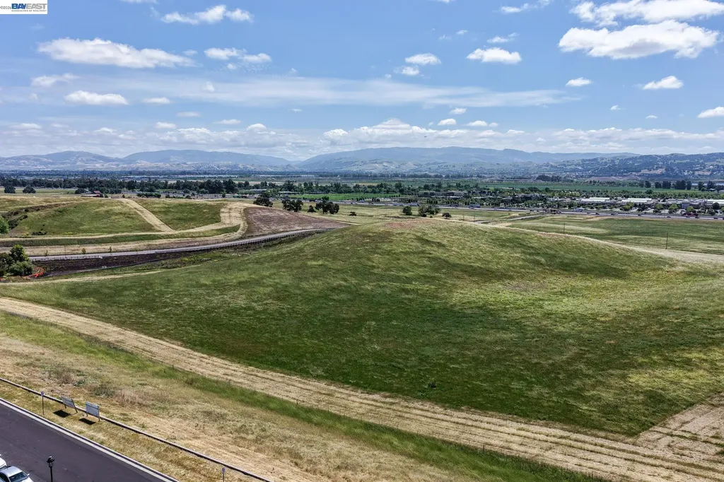 3986 Pino Grande Road Dublin CA 94568