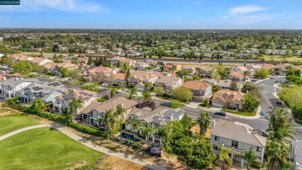 389 Roundhill Drive Brentwood CA 94513