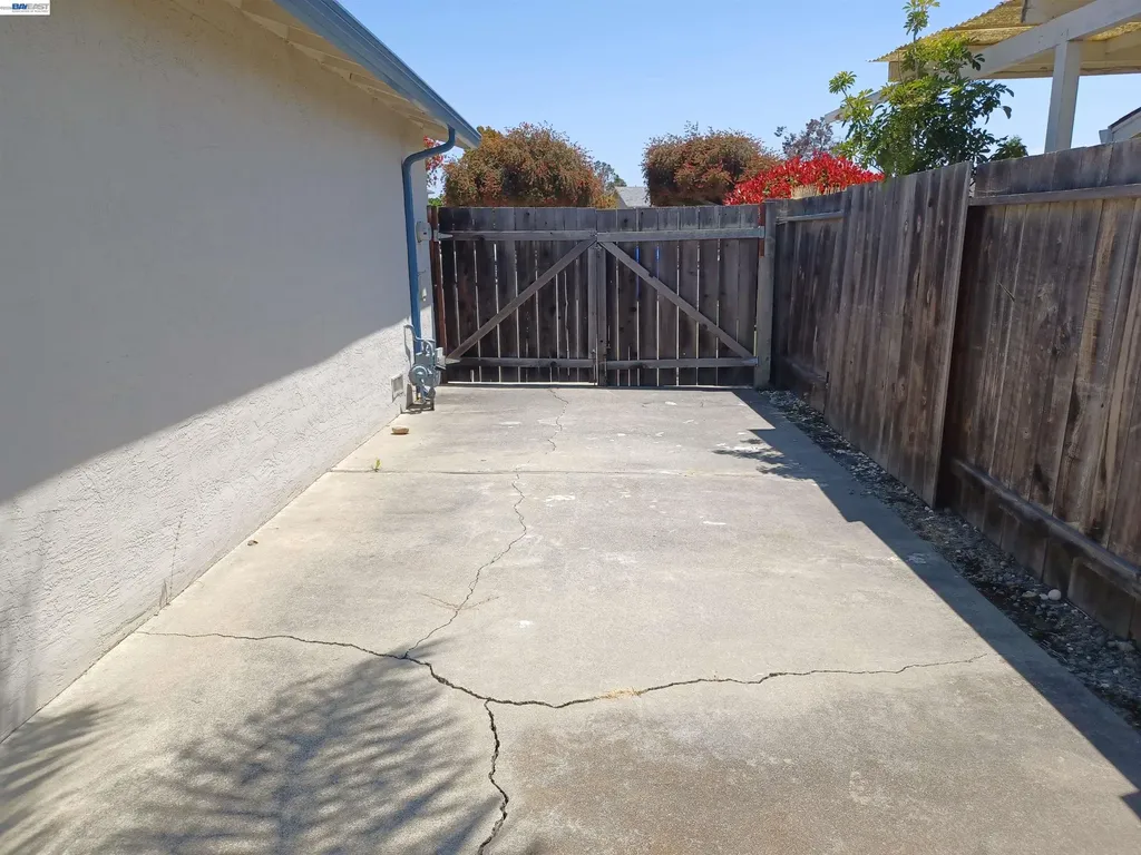 7601 Redbud Court Newark CA 94560