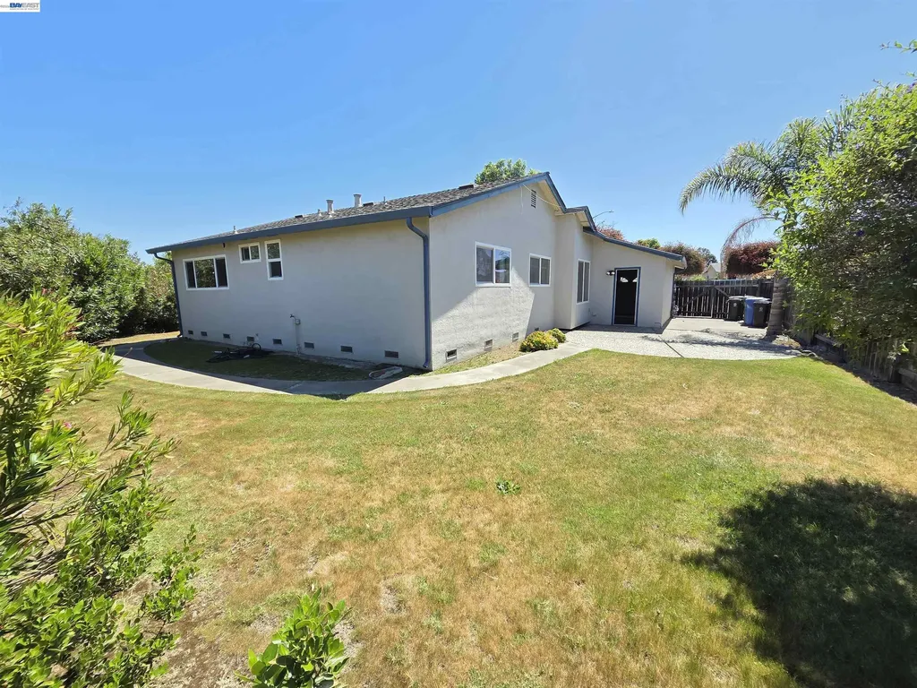 7601 Redbud Court Newark CA 94560