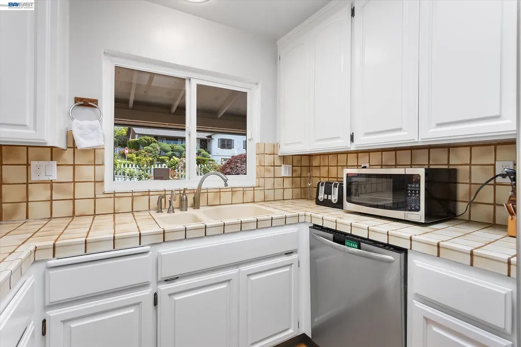 24805 Canyon View Court Hayward CA 94541
