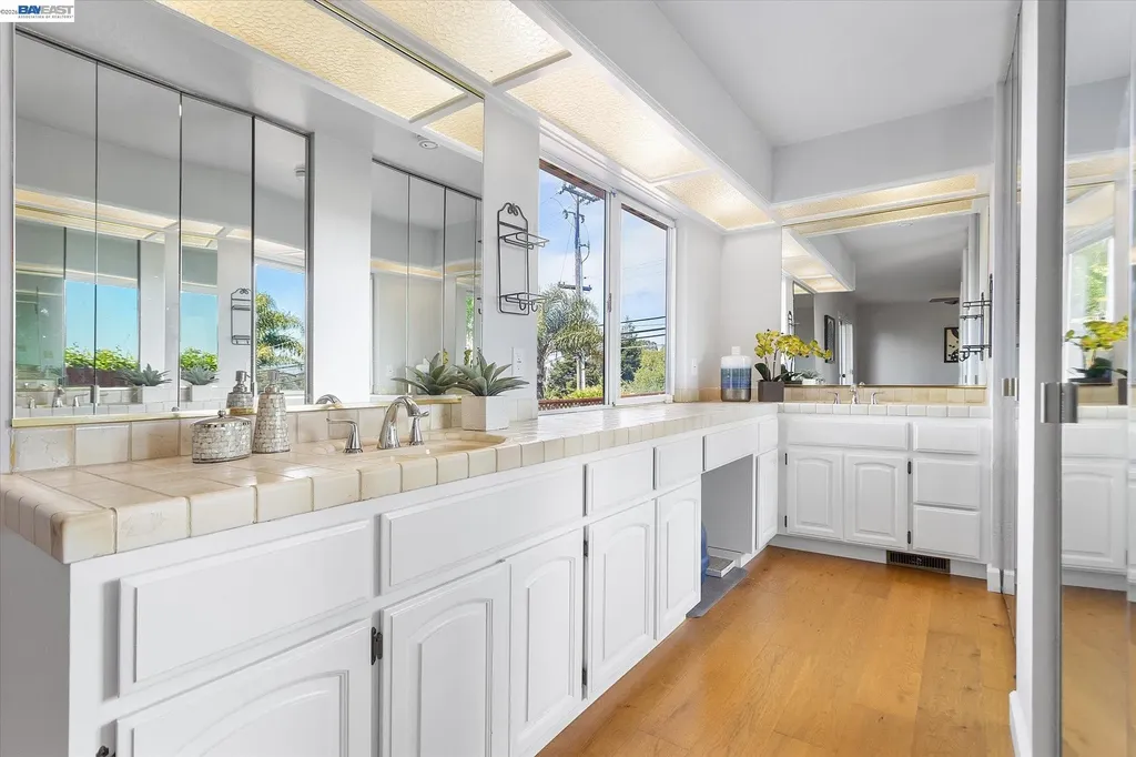 24805 Canyon View Court Hayward CA 94541