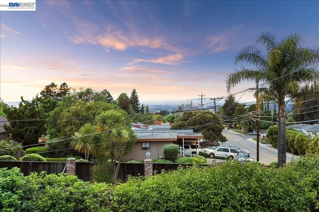 24805 Canyon View Court Hayward CA 94541