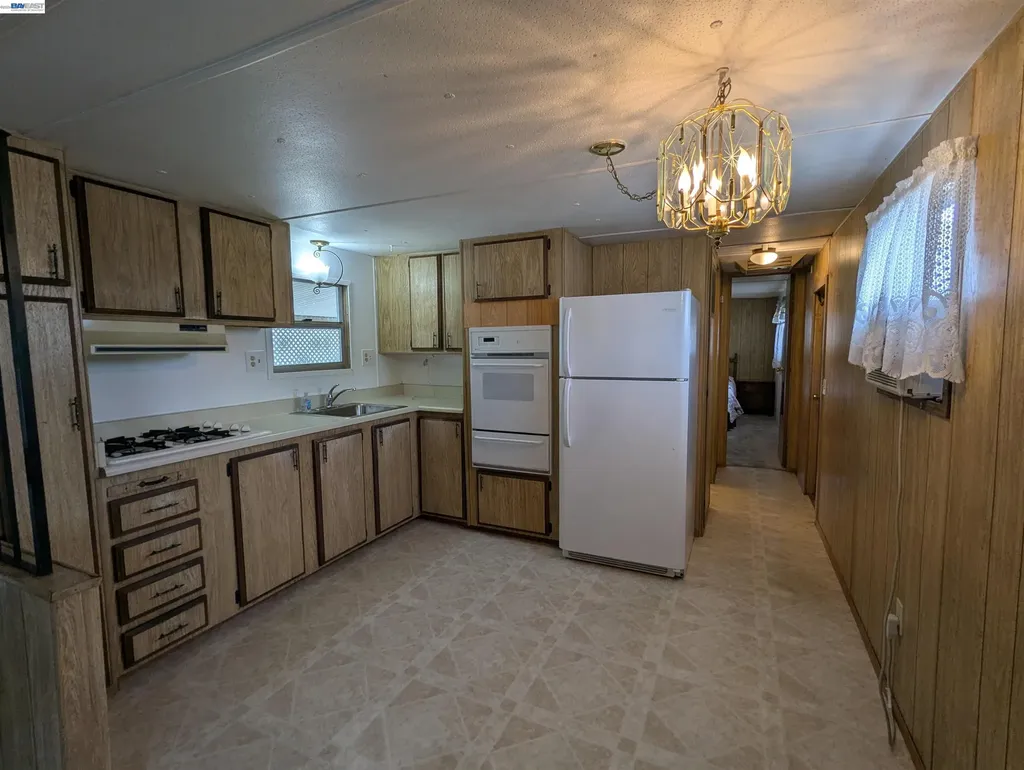 3913 Castro Valley Boulevard Castro Valley CA 94546