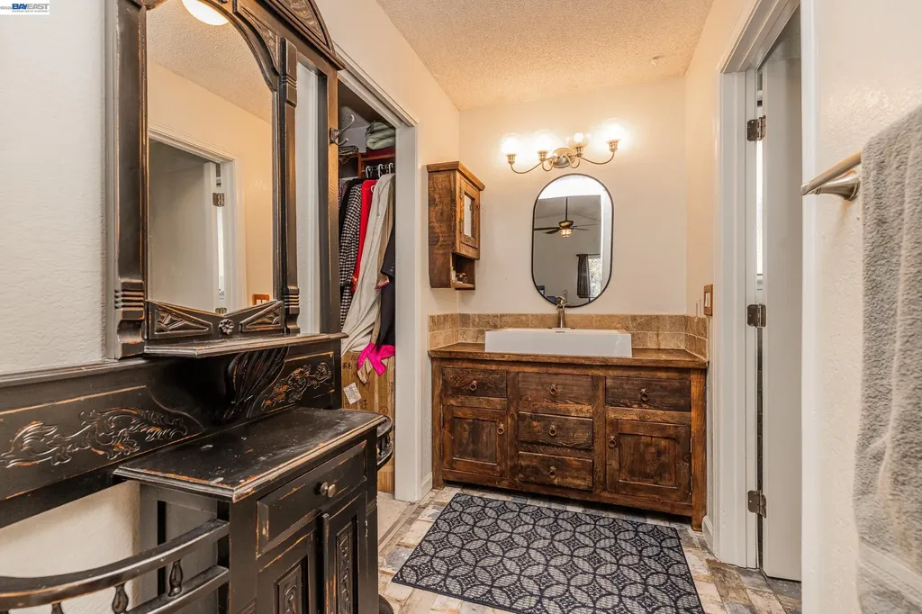 6382 Buena Vista Drive Newark CA 94560