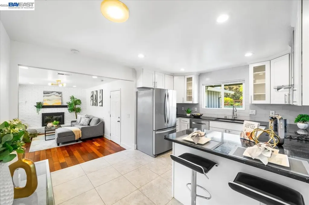 48252 Cottonwood Street Fremont CA 94539