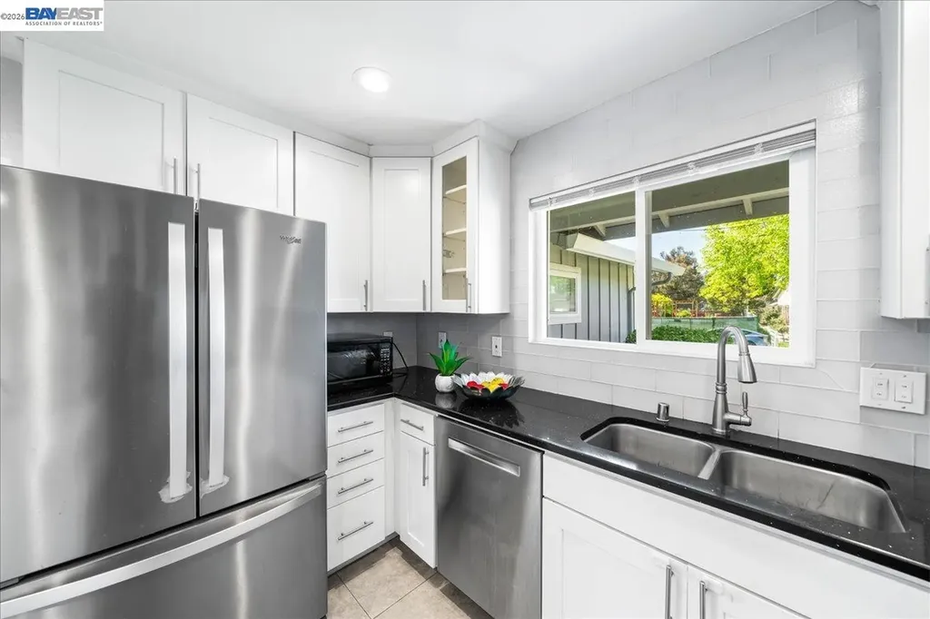 48252 Cottonwood Street Fremont CA 94539