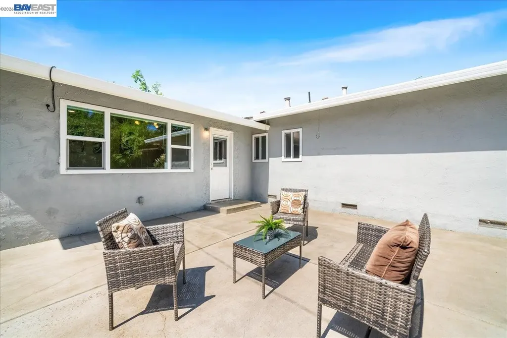 48252 Cottonwood Street Fremont CA 94539