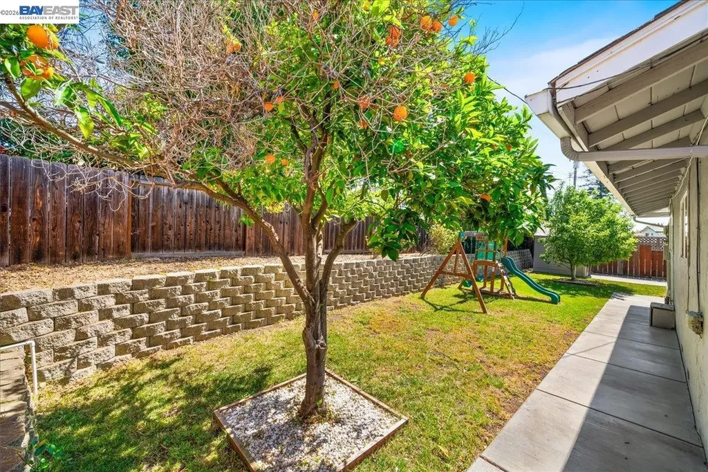 48252 Cottonwood Street Fremont CA 94539