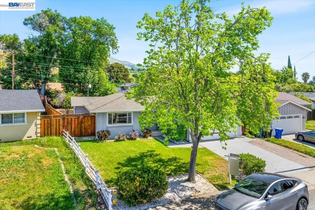 48252 Cottonwood Street Fremont CA 94539