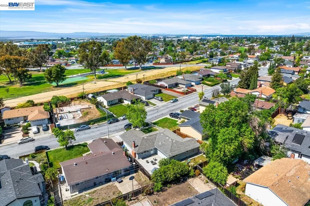 48252 Cottonwood Street Fremont CA 94539