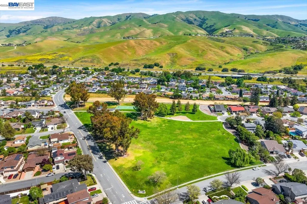 48252 Cottonwood Street Fremont CA 94539
