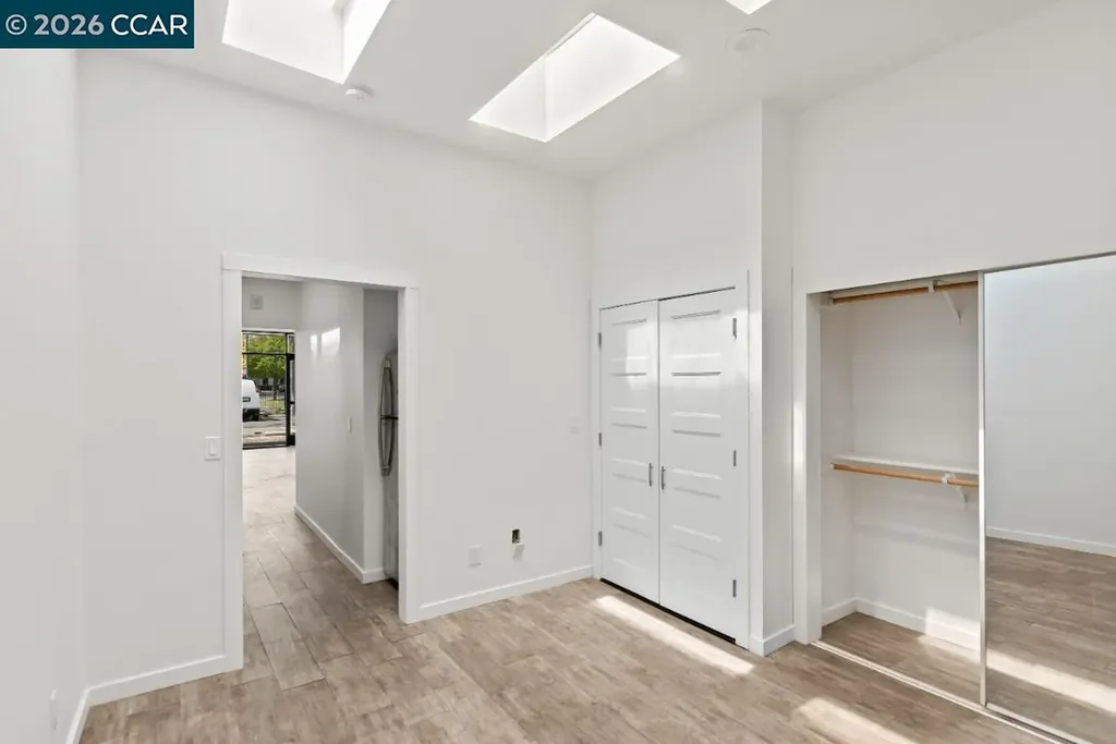 646 Hegenberger Oakland CA 95621