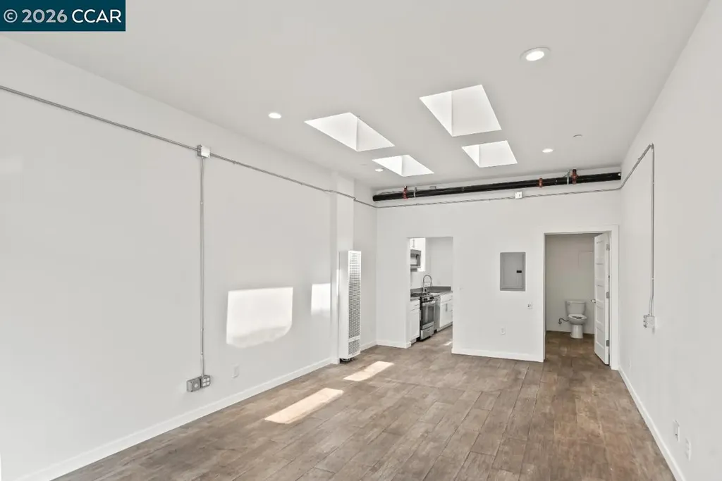 646 Hegenberger Oakland CA 95621