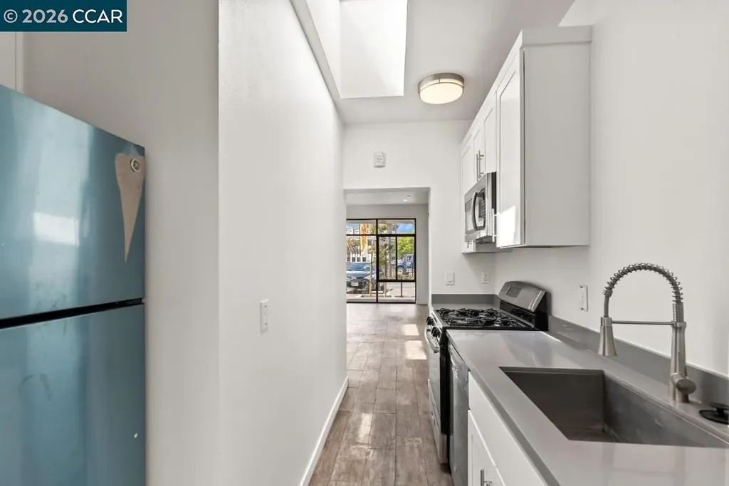 646 Hegenberger Oakland CA 95621