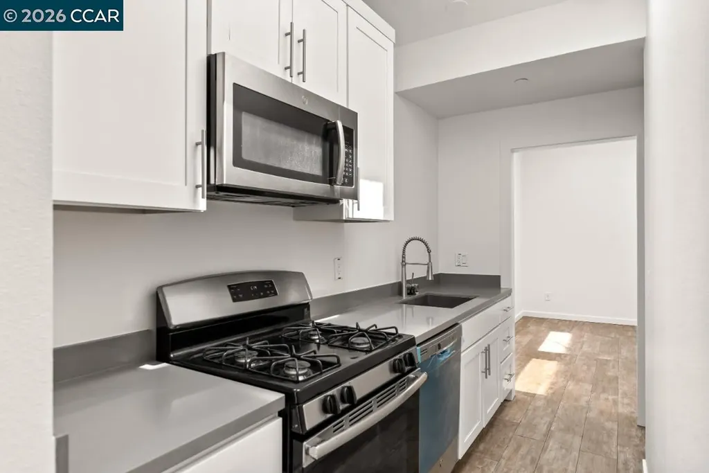 646 Hegenberger Oakland CA 95621