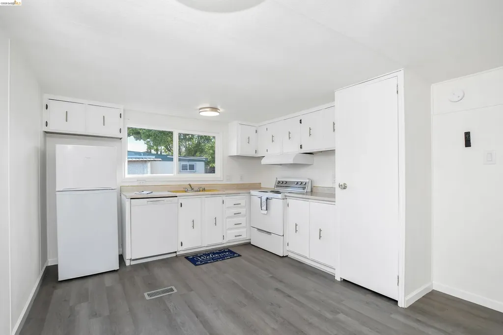 14 Del Rio Pittsburg CA 94565