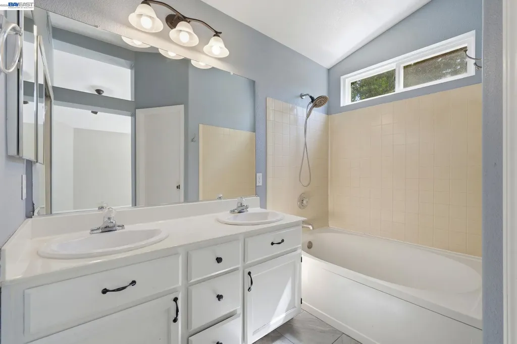 1184 Shadowcliff Court Brentwood CA 94513