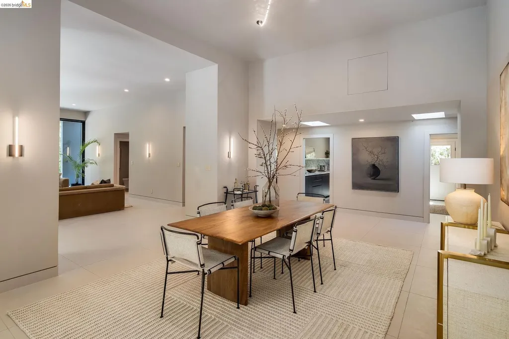 5645 Bacon Road Oakland CA 94619