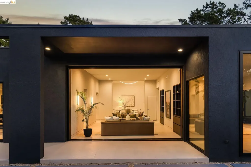 5645 Bacon Road Oakland CA 94619