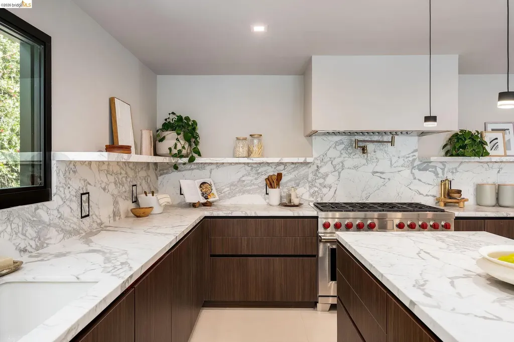 5645 Bacon Road Oakland CA 94619