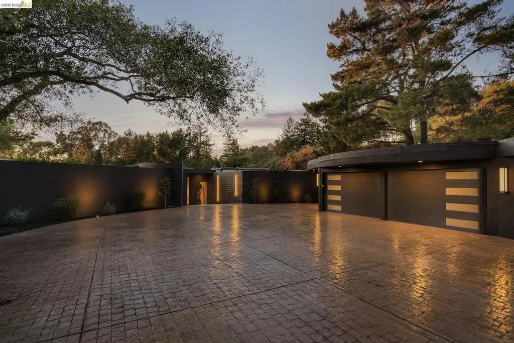 5645 Bacon Road Oakland CA 94619