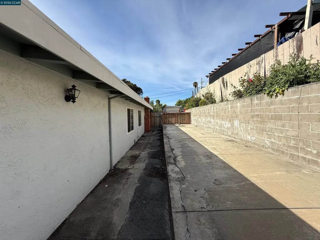 1810 Acapulco Drive San Pablo CA 94806