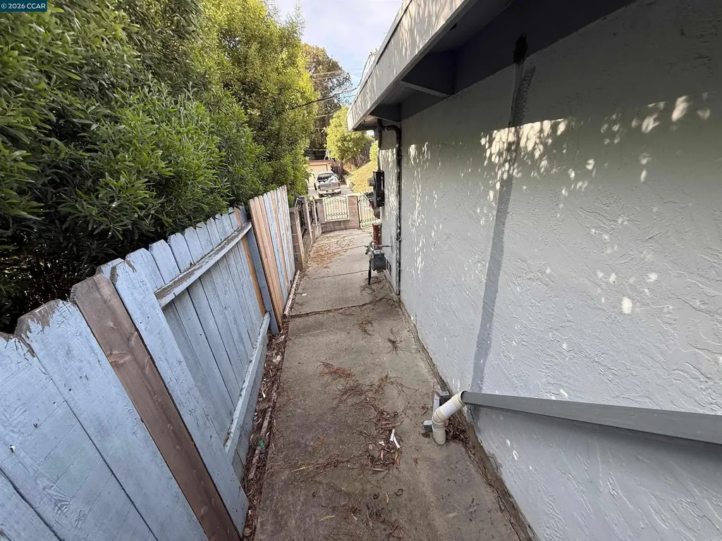 1810 Acapulco Drive San Pablo CA 94806