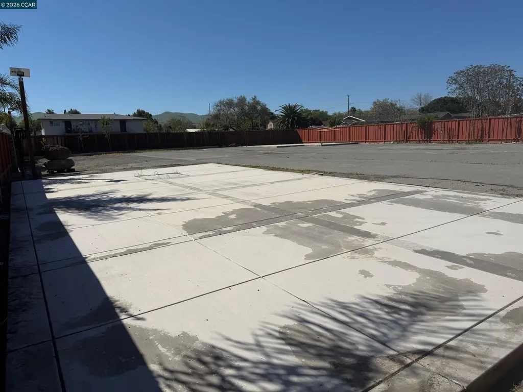 201 Solano Avenue Bay Point CA 94565