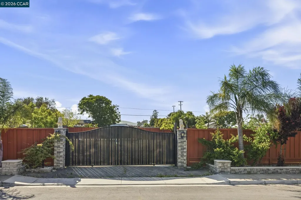 201 Solano Avenue Bay Point CA 94565